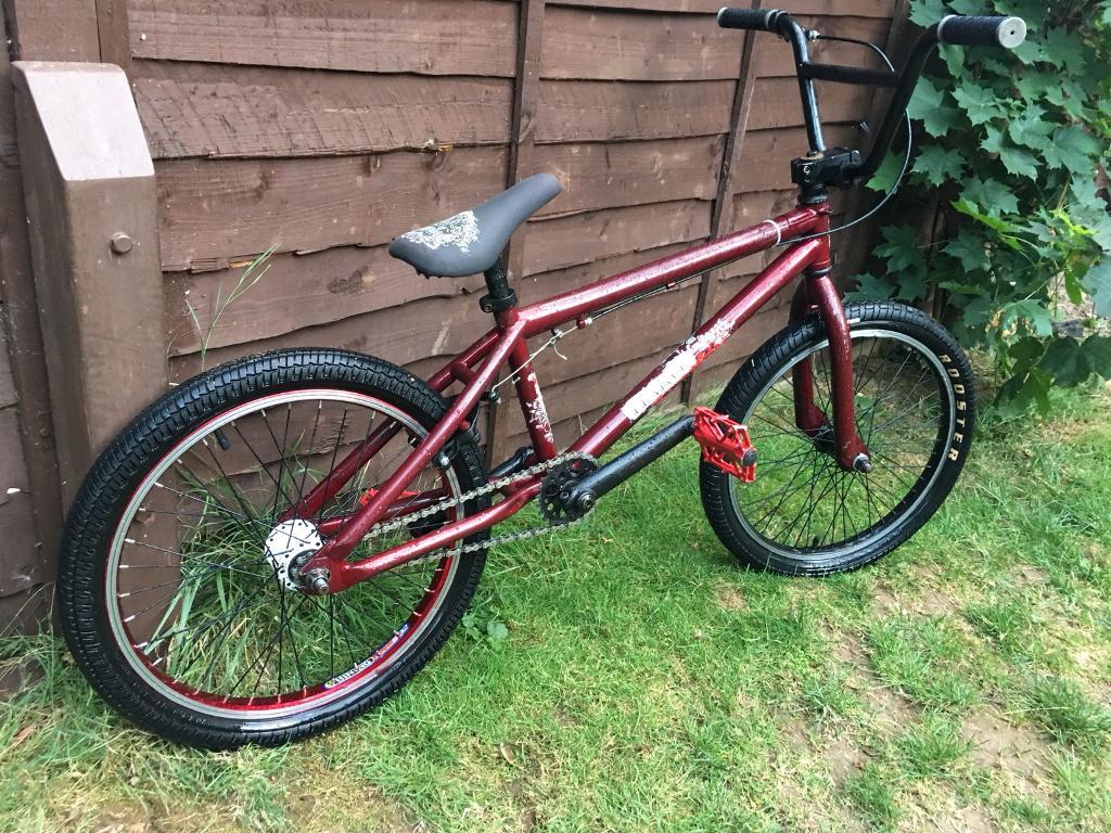 Nice Haro e4 bmx bike with many new parts fitted diamond back in