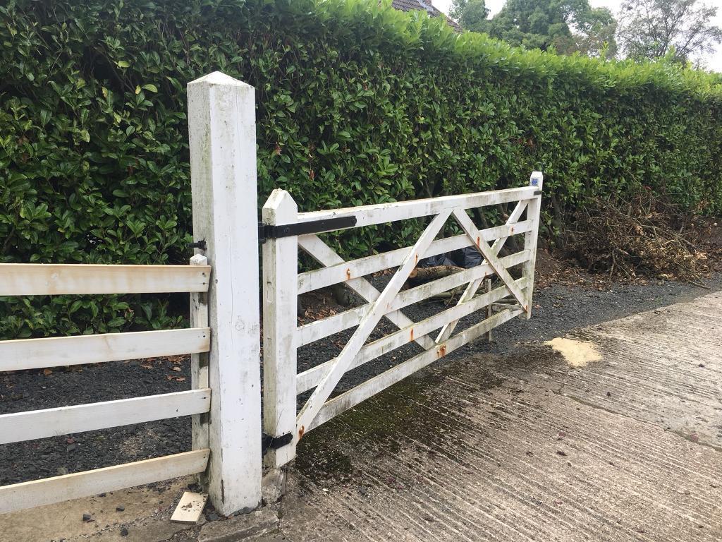 WHITE GATE TRADITIONAL WOODEN STRONG USED DRIVEWAY in Ponteland, Tyne and Wear Gumtree