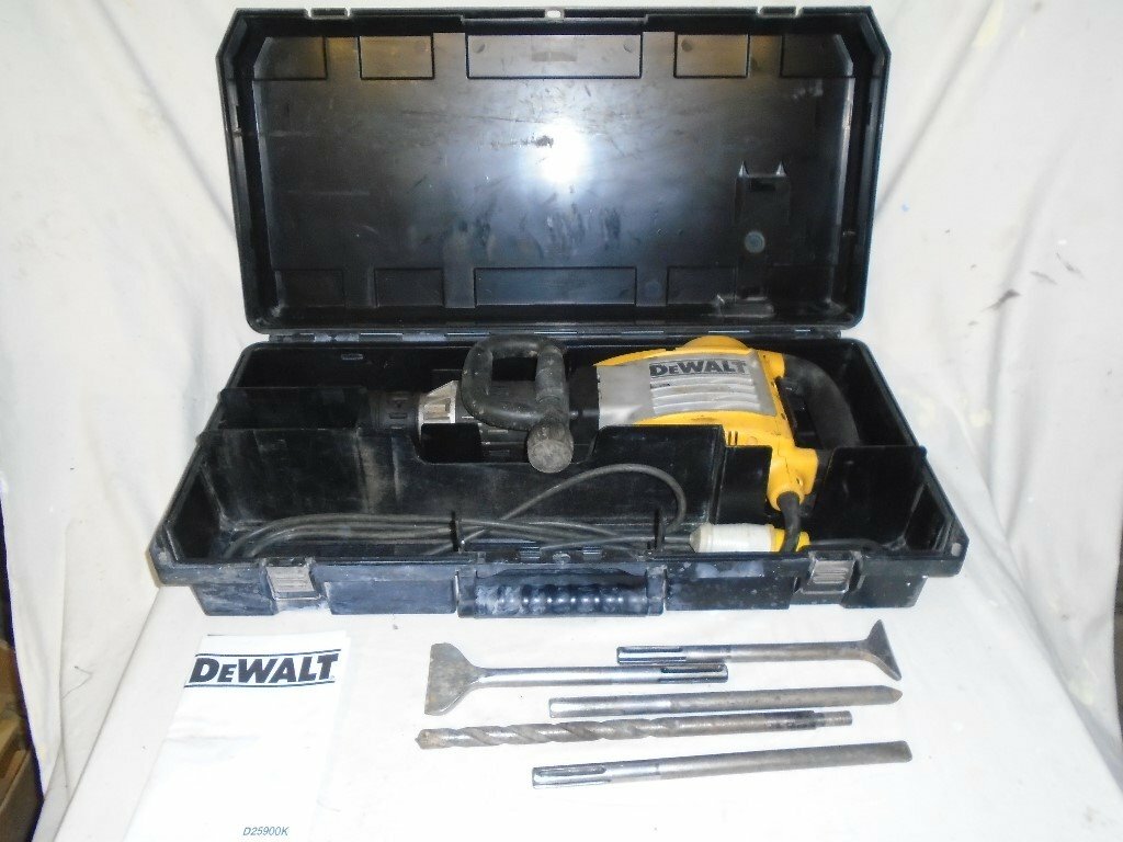 DEWALT Demolition Hammer D25900K with 5 Tools. Instruction Manual
