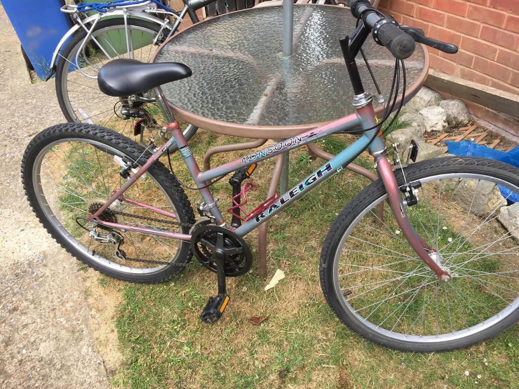 Ladies mountain bike raleigh monsoon shimano gears, 26 wheels. Good