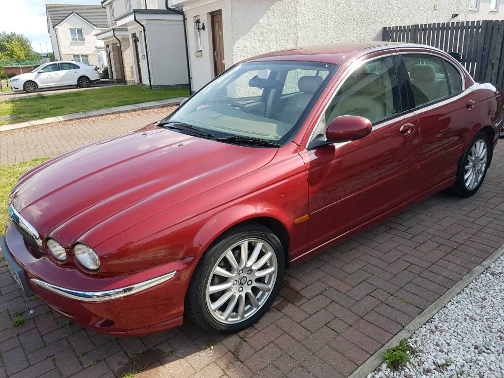 Jaguar 2.5 v6 low miles cheap car jag in East End