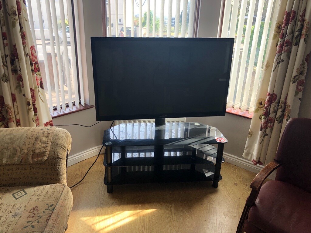 Samsung 52 inch flatscreen tv in Lisburn, County Antrim Gumtree