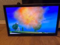 Samsung 32” TV (not smart) with wall bracket (some surface scratches)