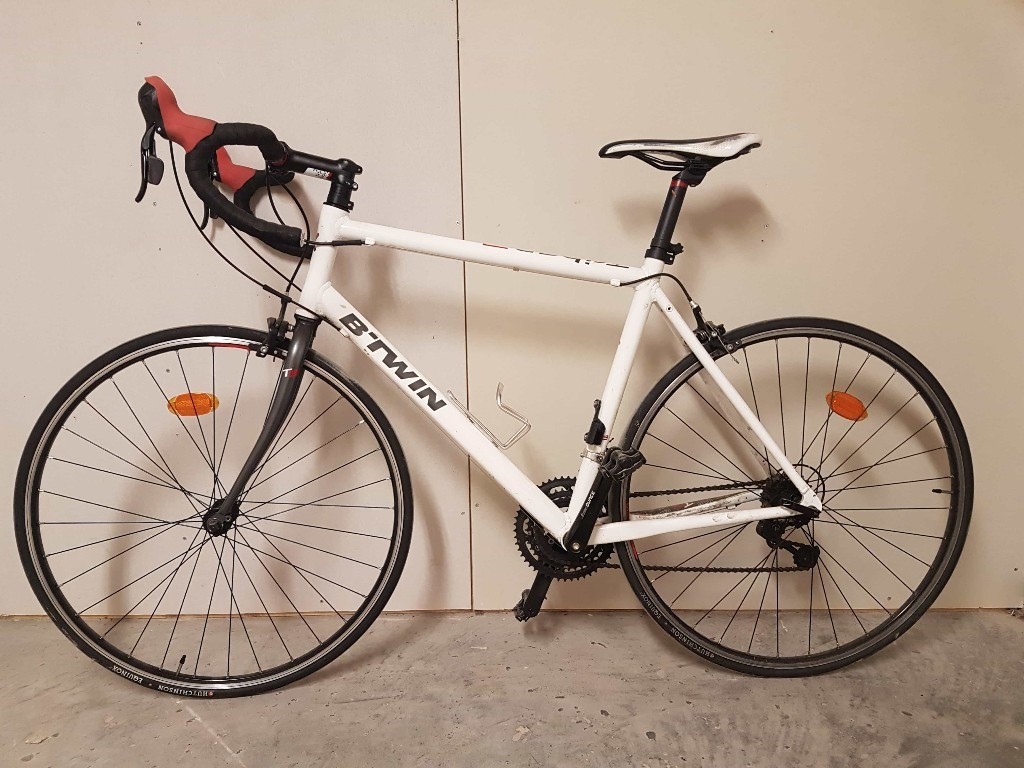 BTWIN Triban 3 Road bike, Medium size frame in White 2017 in Peckham