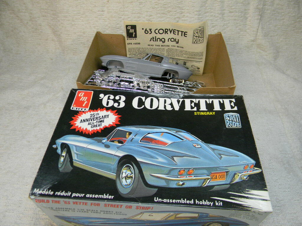 1/25 SCALE 1963 CHEVY CORVETTE STINGRAY COUPE GRAY AMT 1983