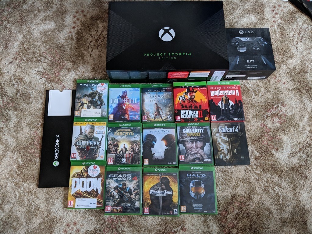 Xbox one X game bundle lot with elite controller. in Hove, East