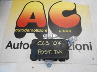 Carica airbag sedile posteriore destra MERCEDES A2038600205 (2007)