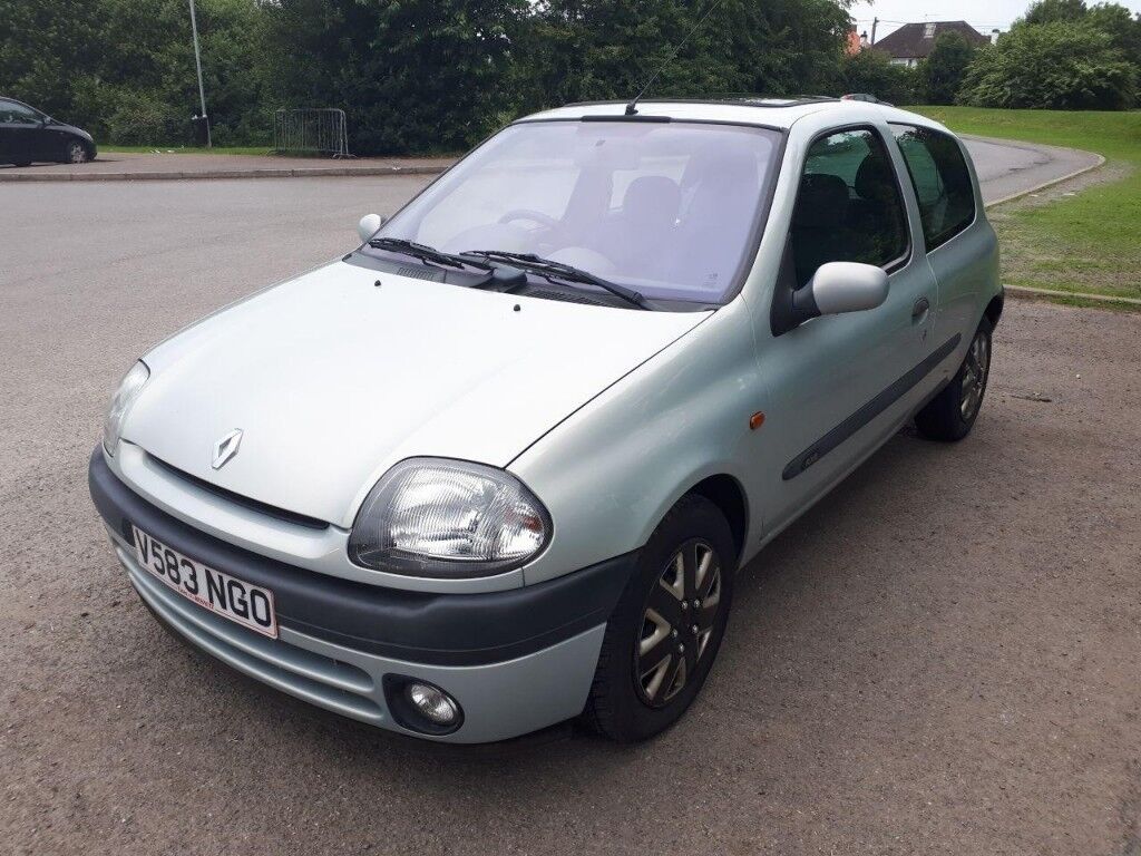 Renault Clio 1999 Gray 1.6 Petrol 3Dr Automat in Mill