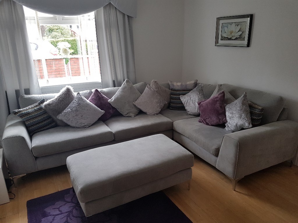 Corner Sofa In Excellent Condition Very Cheap Still Selling In