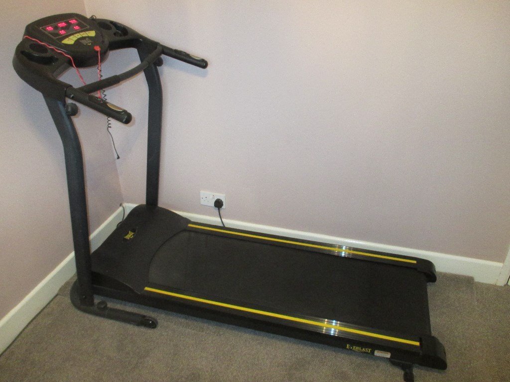 EVERLAST TREADMILL / RUNNING MACHINE in Waterlooville, Hampshire