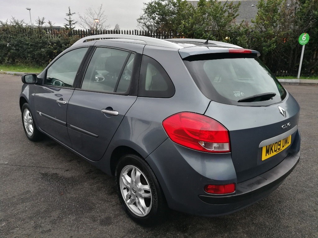 RENAULT CLIO 1.2 MANUAL IN EXCELLENT CONDITION. LONG MOT. SERVICE HISTORY.  2 KEYS. HPI CLEAR