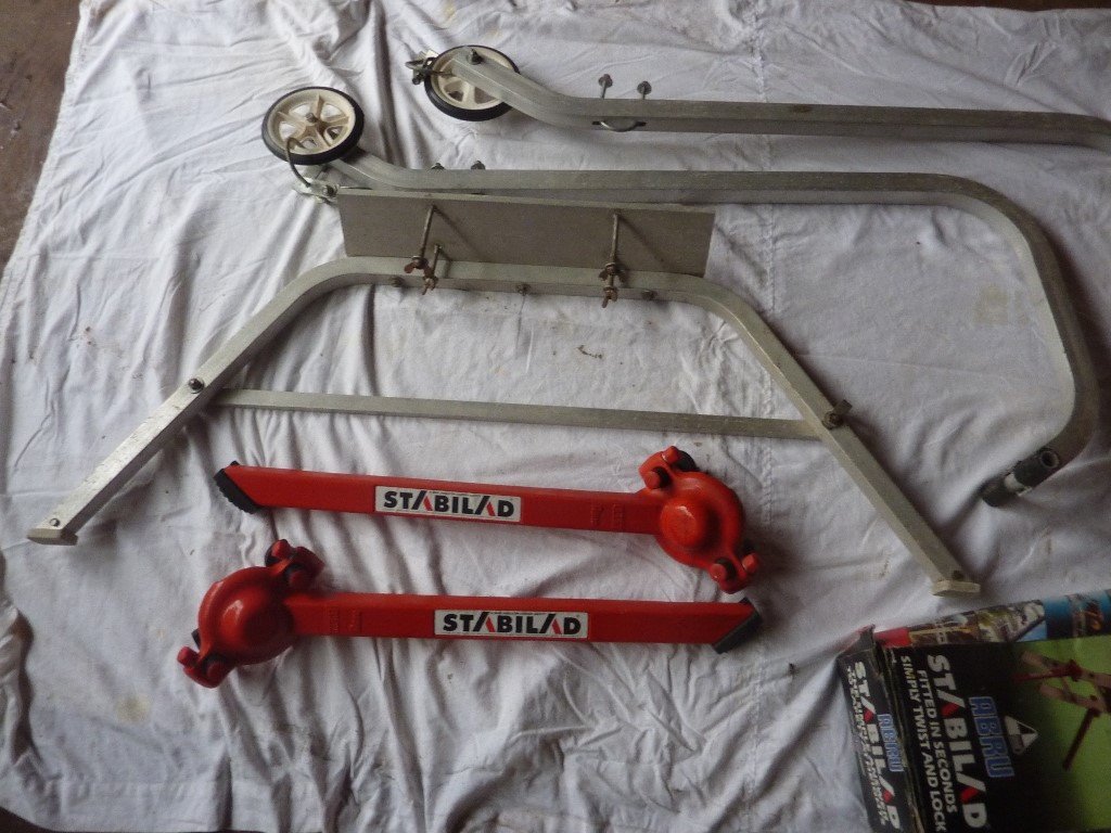FOR LADDERS PAIR OF ROOF HOOKS, 1) STAND OFF, ABRU STABILAD FEET ALL IN
