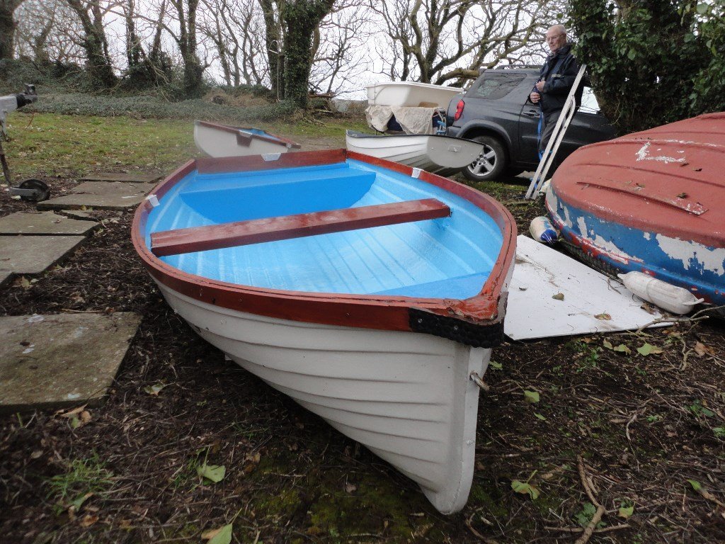 clinker style fibre glass 16ft boat family boat fishing