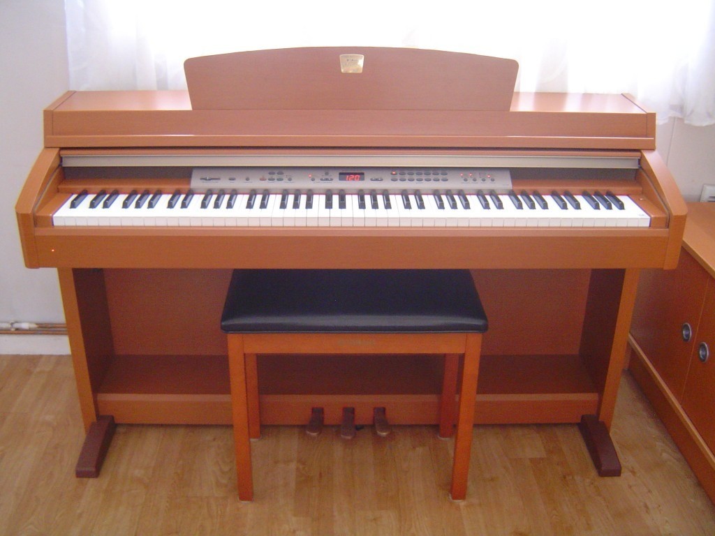 Yamaha CLP 230 Clavinova Electric Piano 88 Full Size Keys, Weighted