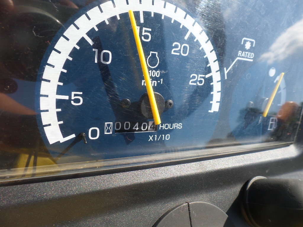 JOHN DEERE 2032R 4WD TRACTOR LOADER 62D MOWER HYDRO 2015 W/ 40HRS MINT!