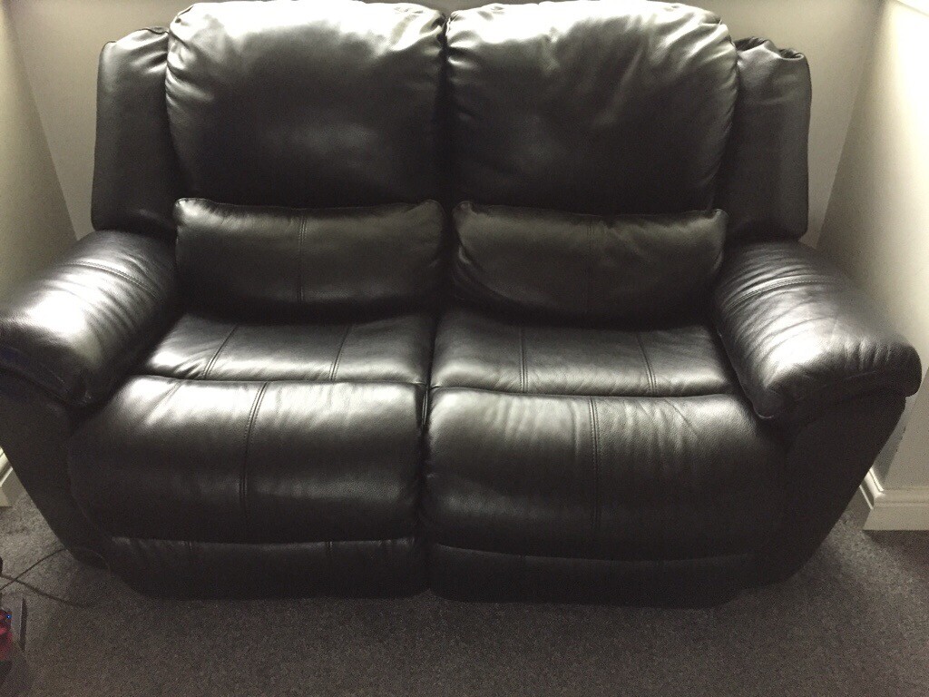 BLACK RECLINER LEATHER SOFA SUITE SET!!! in Sheldon, West Midlands