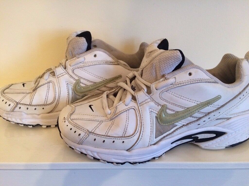 NIKE , RUNNING SHOES / TRAINERS ( LADIES , UK SIZE 5 , WHITE ) OLD SCHOOL | in Durham, County