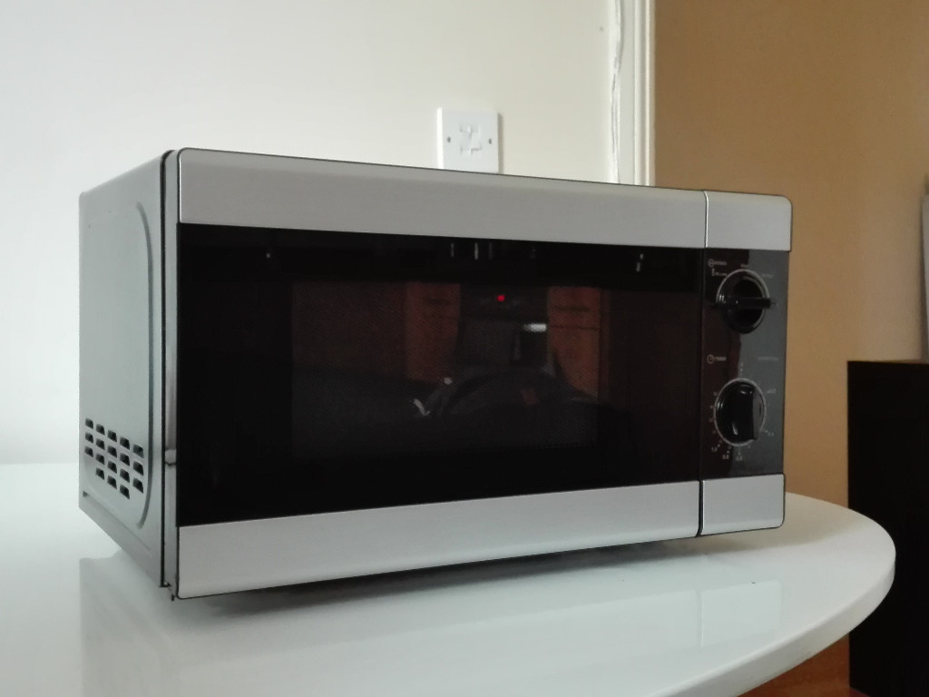 Tesco MMBS14 Solo Manual Microwave 17L With Five Power Levels Black