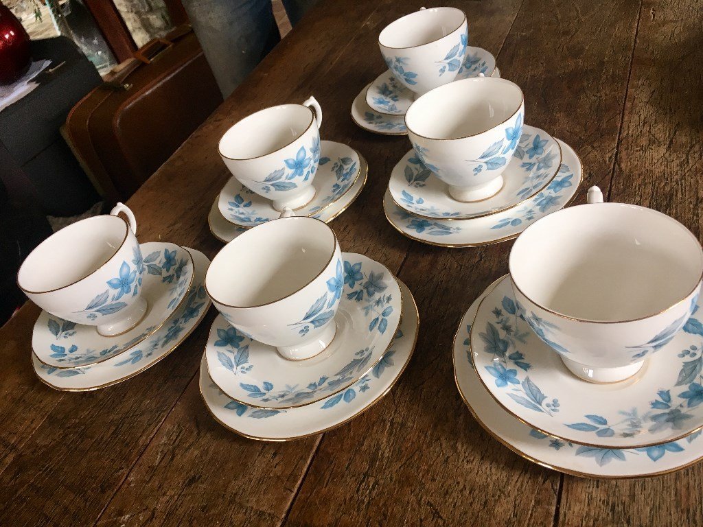 Gainsborough Bone China 18 piece tea set in Cowbridge, Vale of