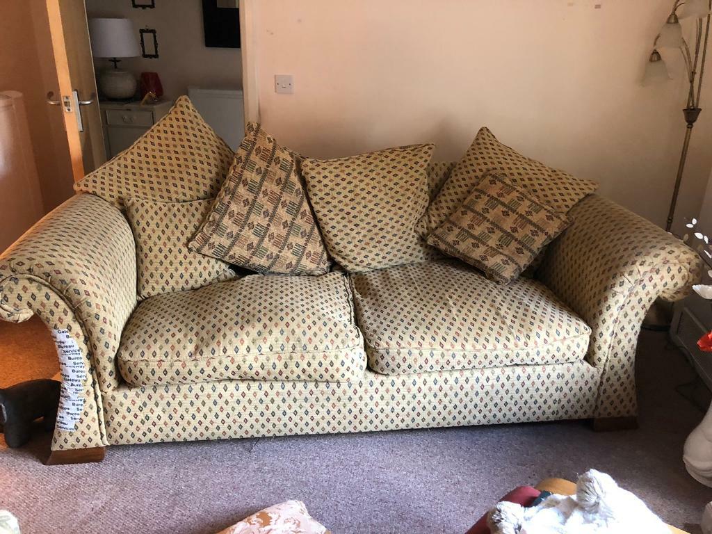 Free sofa in Blackburn, Lancashire Gumtree