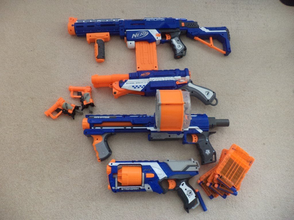 Nerf gun bundle includes 6 guns and nerf bullets all working fine in