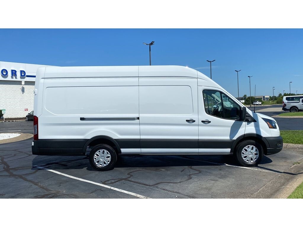 Owner 2023 Ford E-Transit Cargo Van