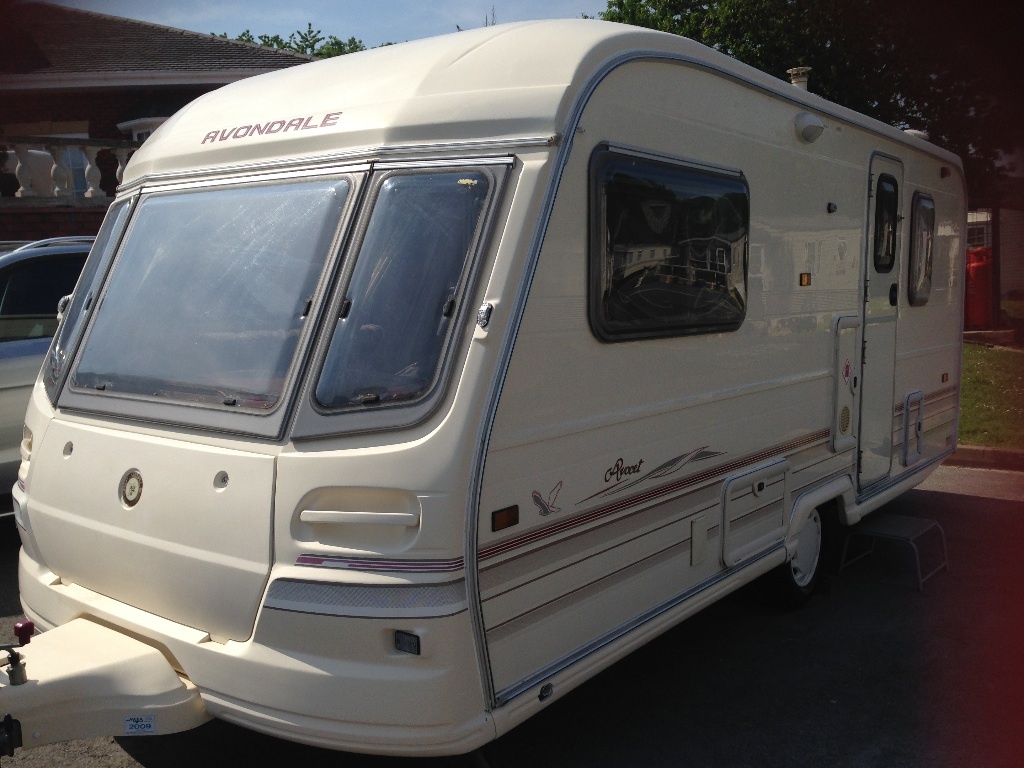 AVONDALE AVOCET TOP OF THE RANGE 2 BERTH WITH FULL AWNING in Bewdley