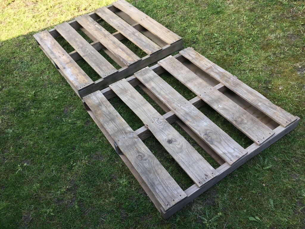 10 WOODEN PALLETS 106 CM X 106 CM ( 42 X 42 ) in Halifax, West