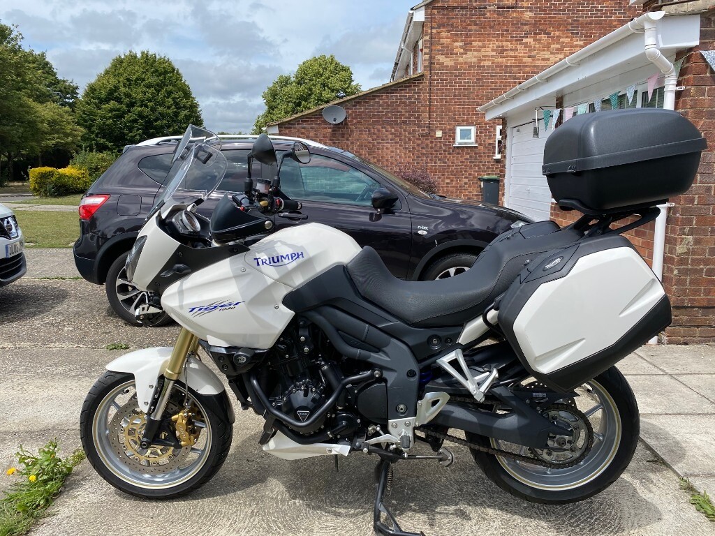 triumph tiger 1050 2009