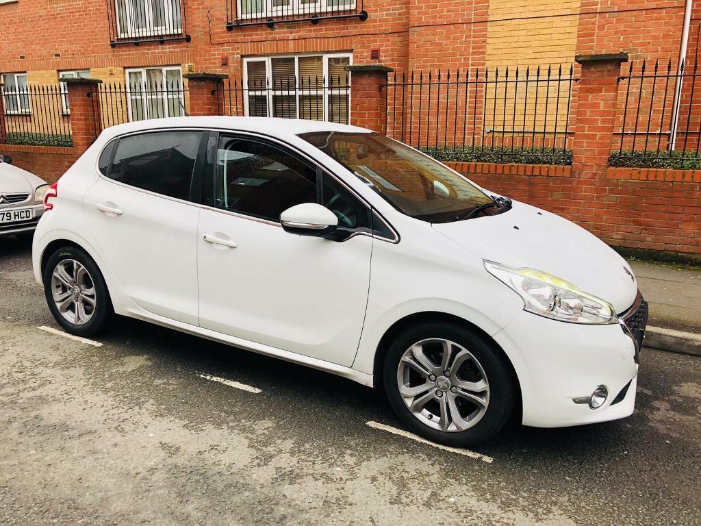 63 plate Peugeot 208 manual 1.2 petrol with full service history in
