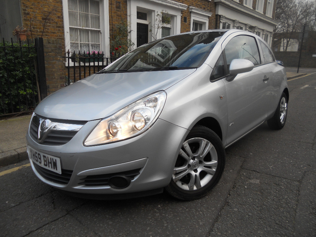 NEW SHAPE Vauxhall Corsa 1 Litre in beautiful Met Silver LOW MILEAGE