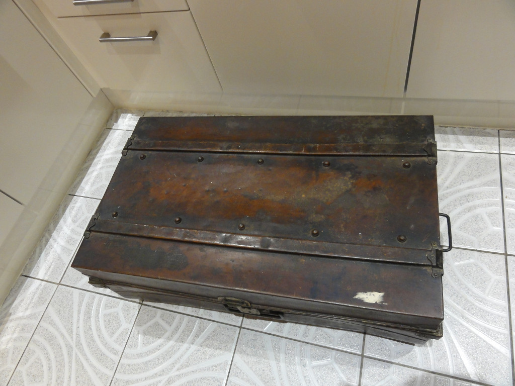 Vintage METAL STEAMER TRAVEL TRUNK Tan Storage Box COFFEE ...