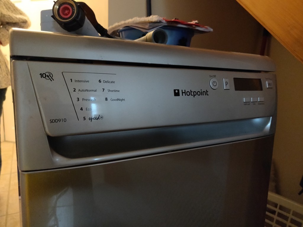 Hotpoint Slimline / Slim Grey Granite Dishwasher New without Box in