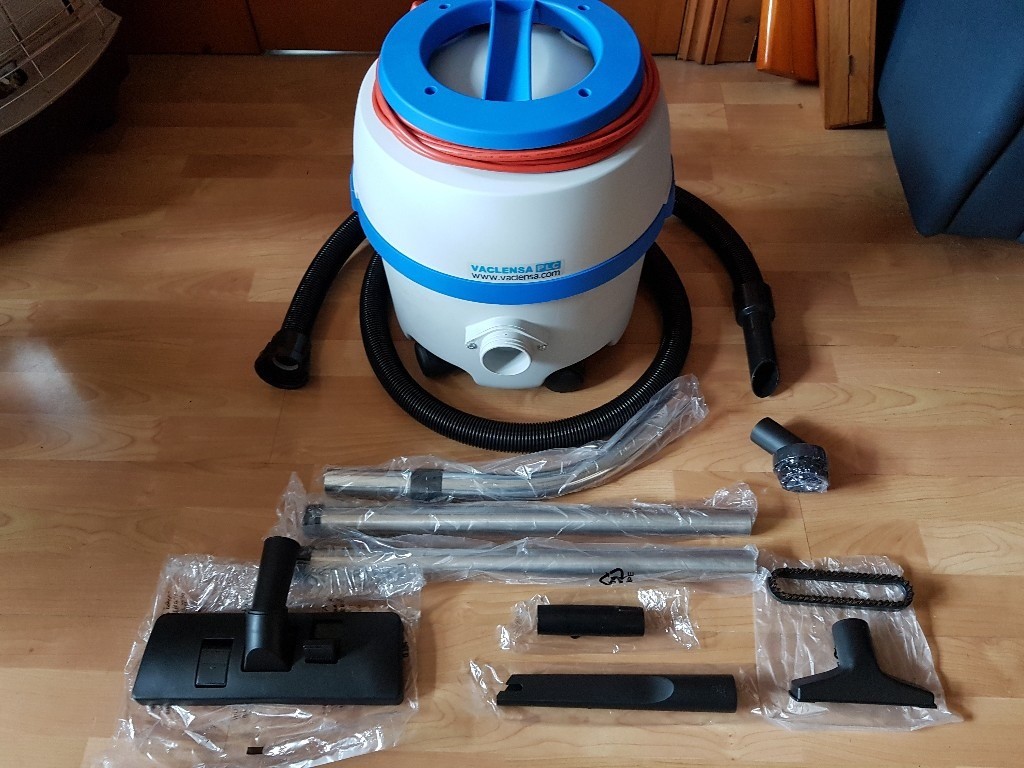 Vaclensa Industrial Vacuume Cleaner 1300w in Southampton, Hampshire