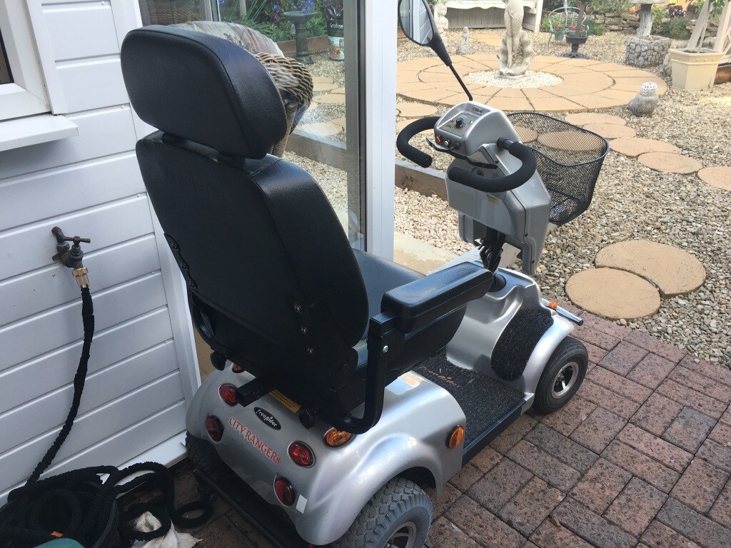 USED ROMA DALLAS Mobility Scooter in excellent condition. in