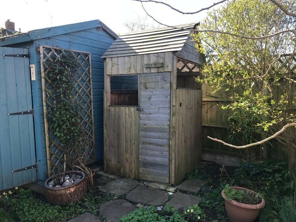 Kids outdoor playhouse or allotment / potting shed in Thornbury