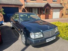 image for Breaking Mercedes-Benz W124 Coupe E220 Automatic 232,000 Miles