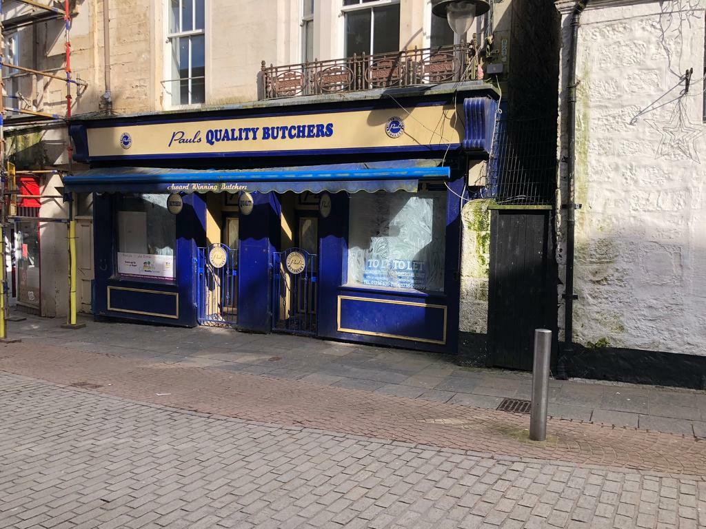 Fantastic Shop Premises / Unit, situated on the pedestrianised Main St