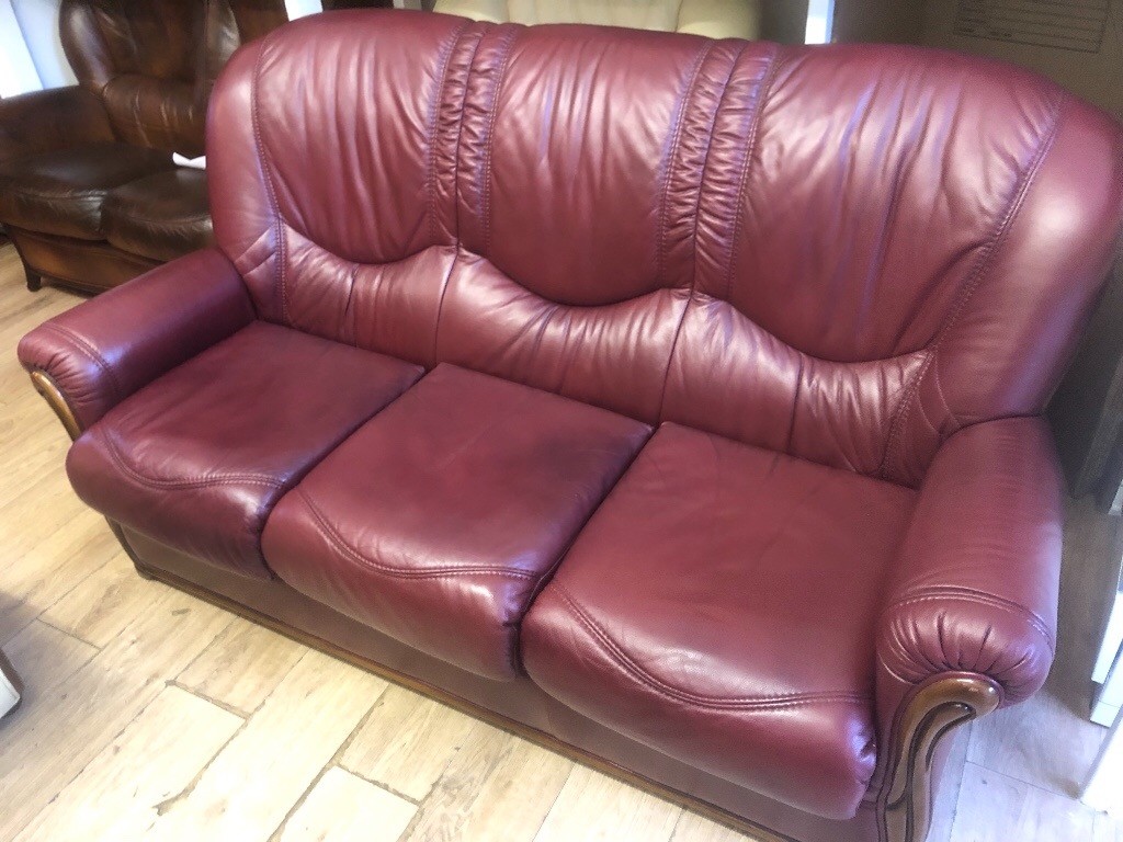 Ex gillies quality second hand leather wine suite in Broughty Ferry