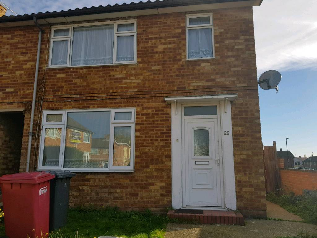 Lovely 3 Bedroom House For Rent | in Slough, Berkshire ...