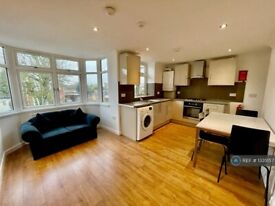 image for 3 bedroom flat in Lynwood Road, London, W5 (3 bed) (#1335157)