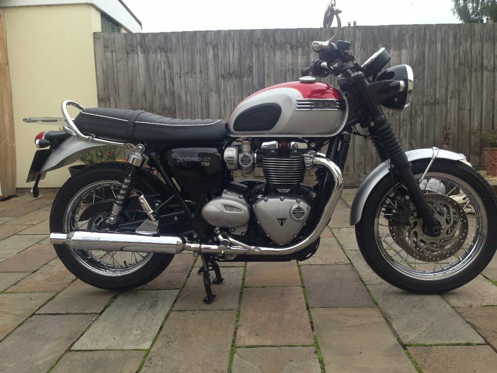 triumph Bonneville t120, vance and hines pipes, 5,200 miles. , fsh . miles may increase | in