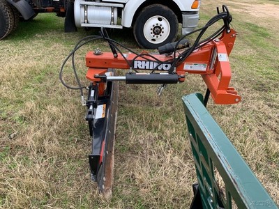 2017 RHINO R950 TRACTOR BLADE, 8’, MAX OFF SET 30”, KINGPIN DIAMETER 3”!
