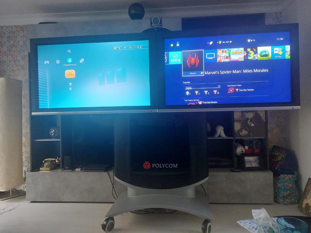 Large dual screen 50” monitors polycom unit/ Double gaming screen | in ...