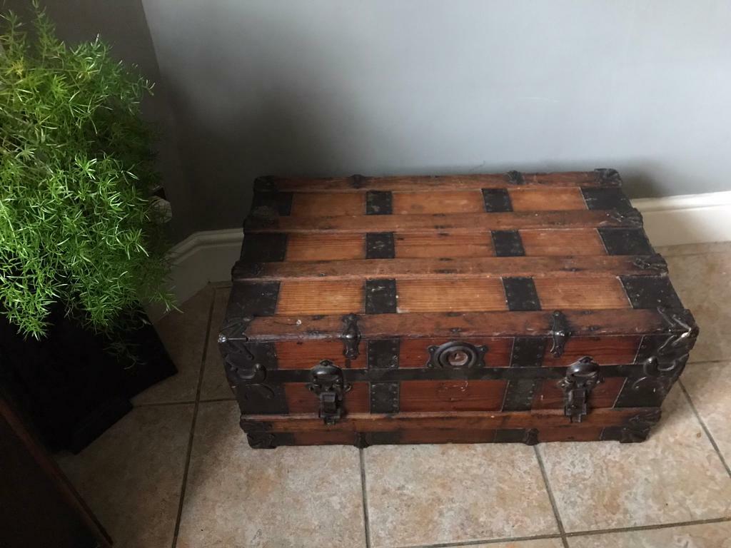 VINTAGE WOODEN TRUNK. GENUINE VINTAGE. WARWICK. in Wellesbourne