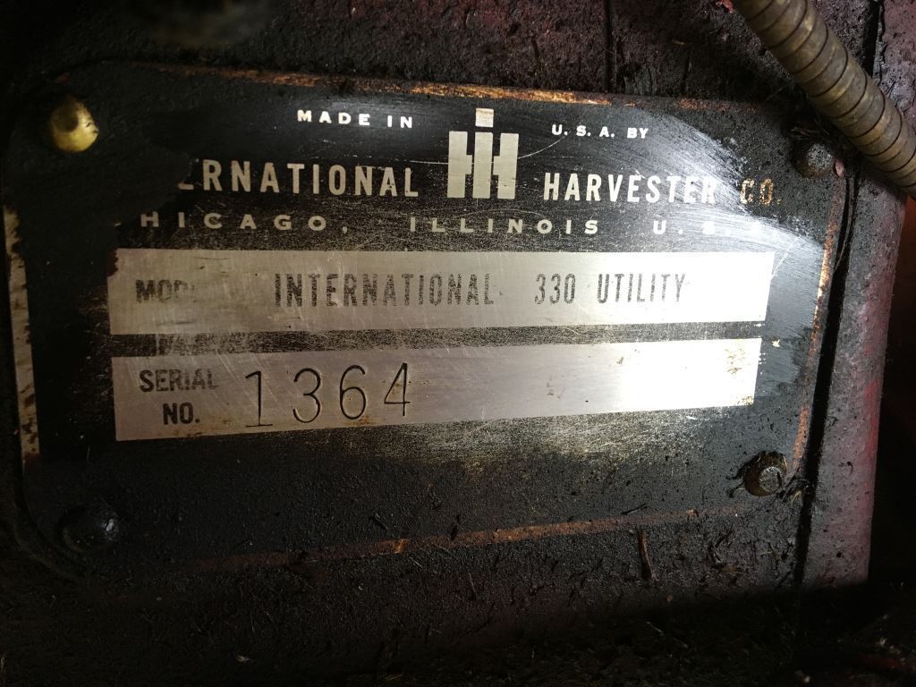 1958 INTERNATIONAL 330 UTILITY TRACTOR  With LORD Bucket Loader