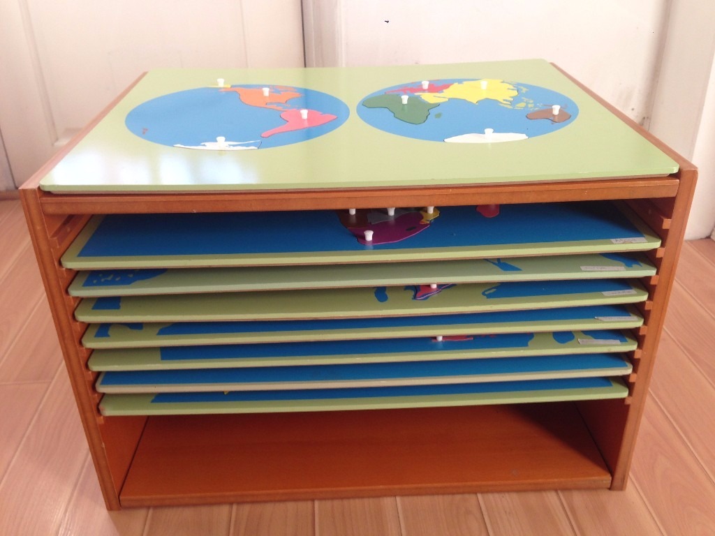 Wooden Montessori Puzzle Map Cabinet and 8 PUZZLE MAPS ...