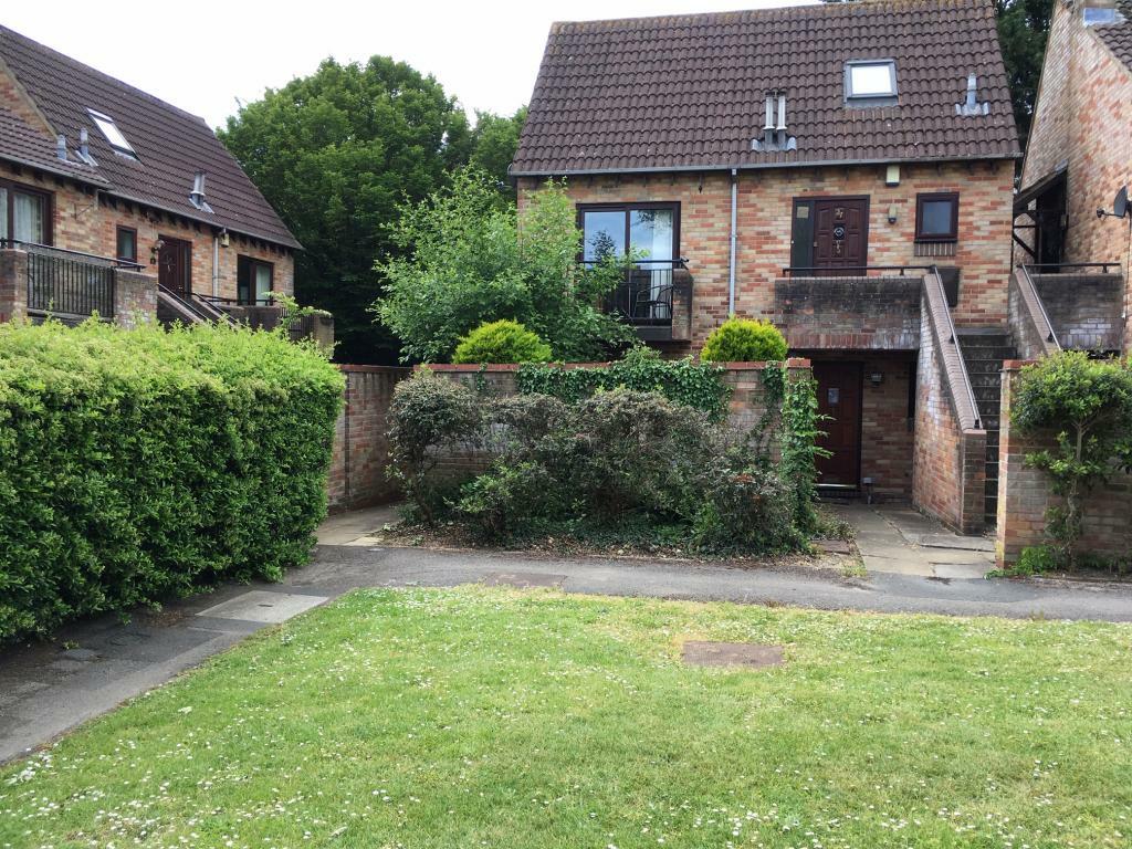 1 bedroom flat in Maiden Place, Reading in Lower Earley, Berkshire