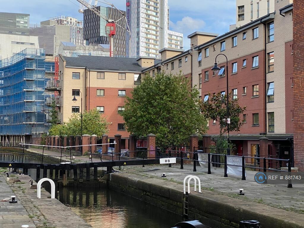 2 bedroom flat in Whitworth Street West, Manchester, M1 (2 ...