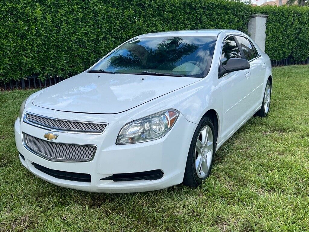 CHEVROLET MALIBU WHITE with 164495 Miles, for sale!